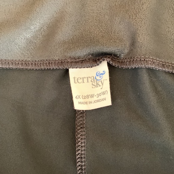 Terra & Sky Faux leather leggings ,black, size 4X - Picture 6 of 11